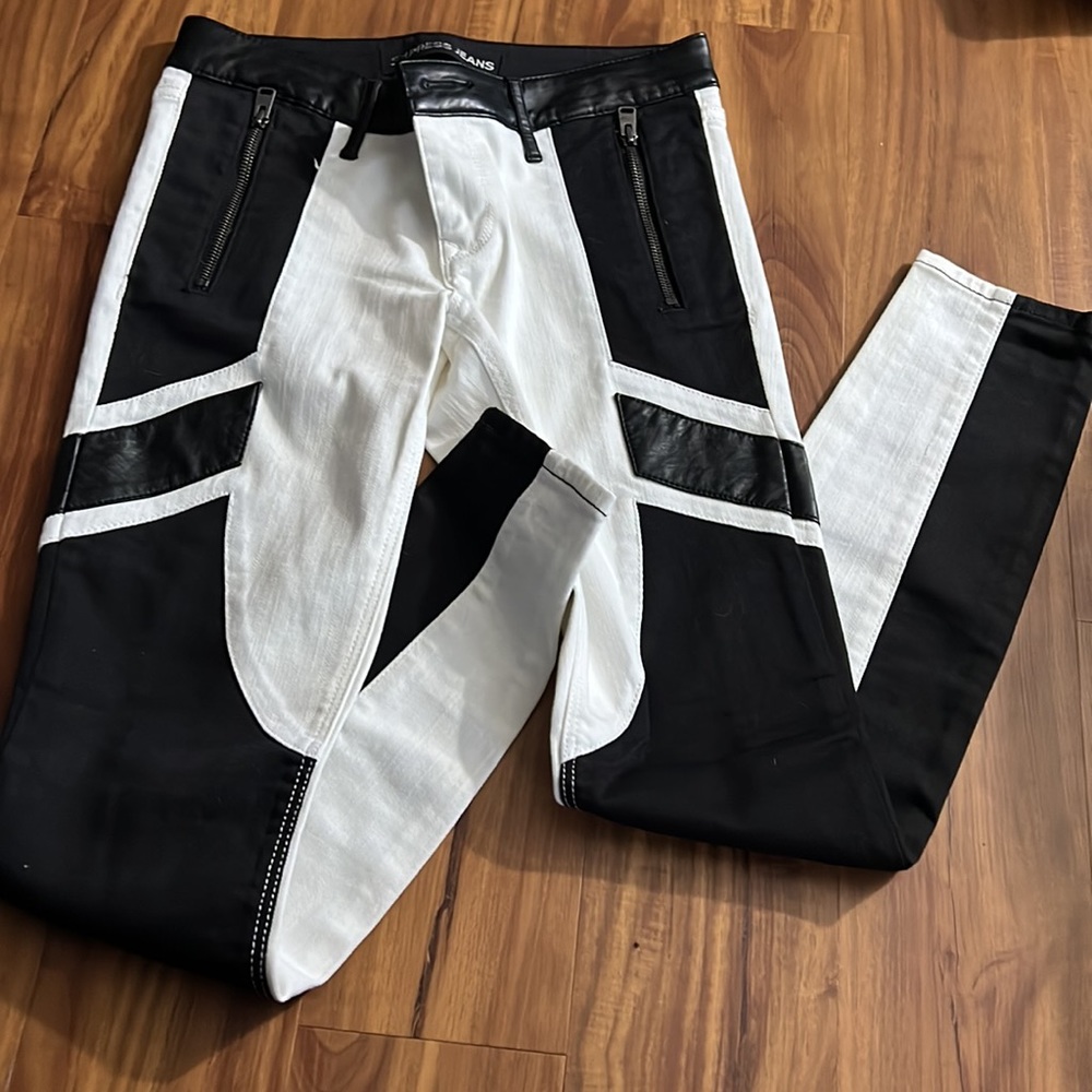 Express Jean/Legging - Picture 2 of 3
